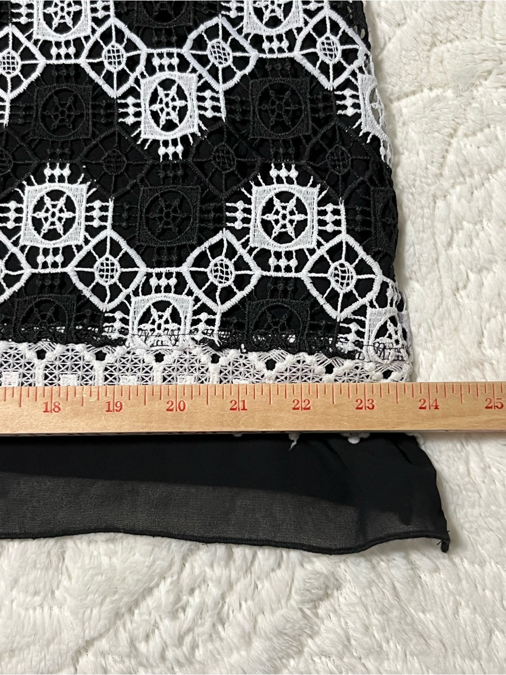 Alfred Dunner Black with White Lace Overlay Short Sleeve Top Size XL - Picture 7 of 10
